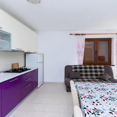 Guesthouse Lopar 洛帕