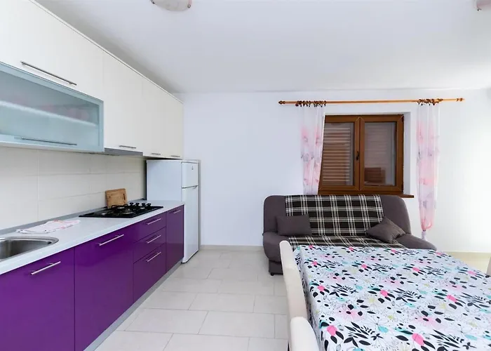 Guesthouse Lopar ロパール