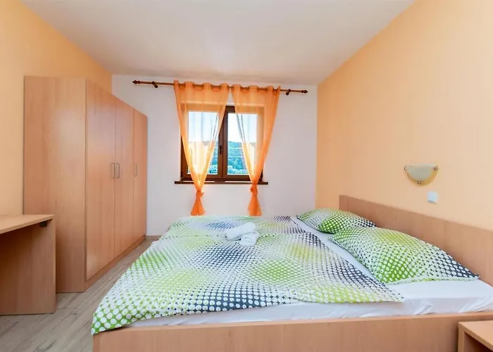Guesthouse Lopar アパート ロパール