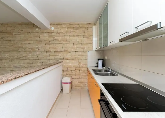 アパート Guesthouse Lopar ロパール