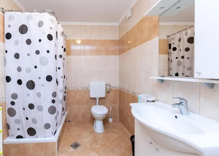 Guesthouse Lopar ロパール