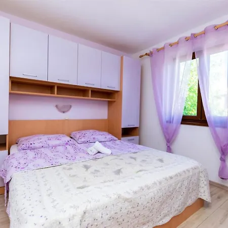 Guesthouse Lopar דירה לופאר