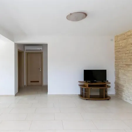 Guesthouse Lopar * לופאר